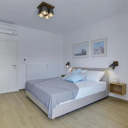 Sail *