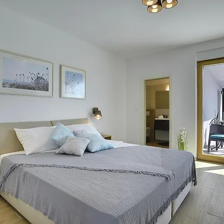 Villa Sail *