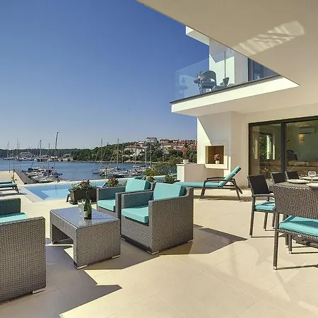 Villa Sail *